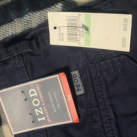 Shorts - Picture 2 of 4